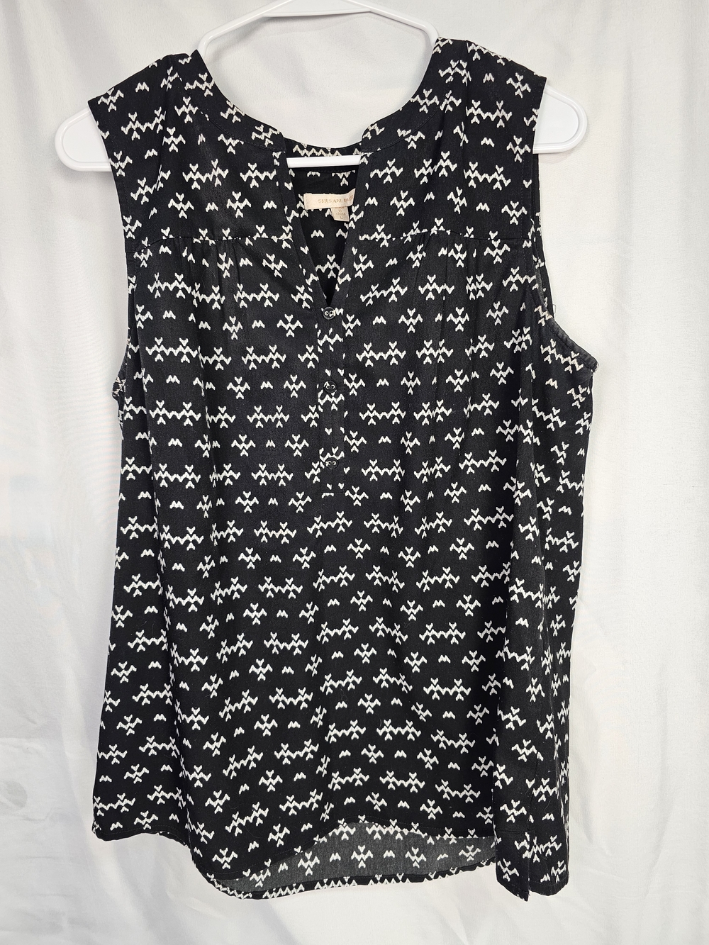 Skies Are Blue Black & White Sleeveless Patterned Top